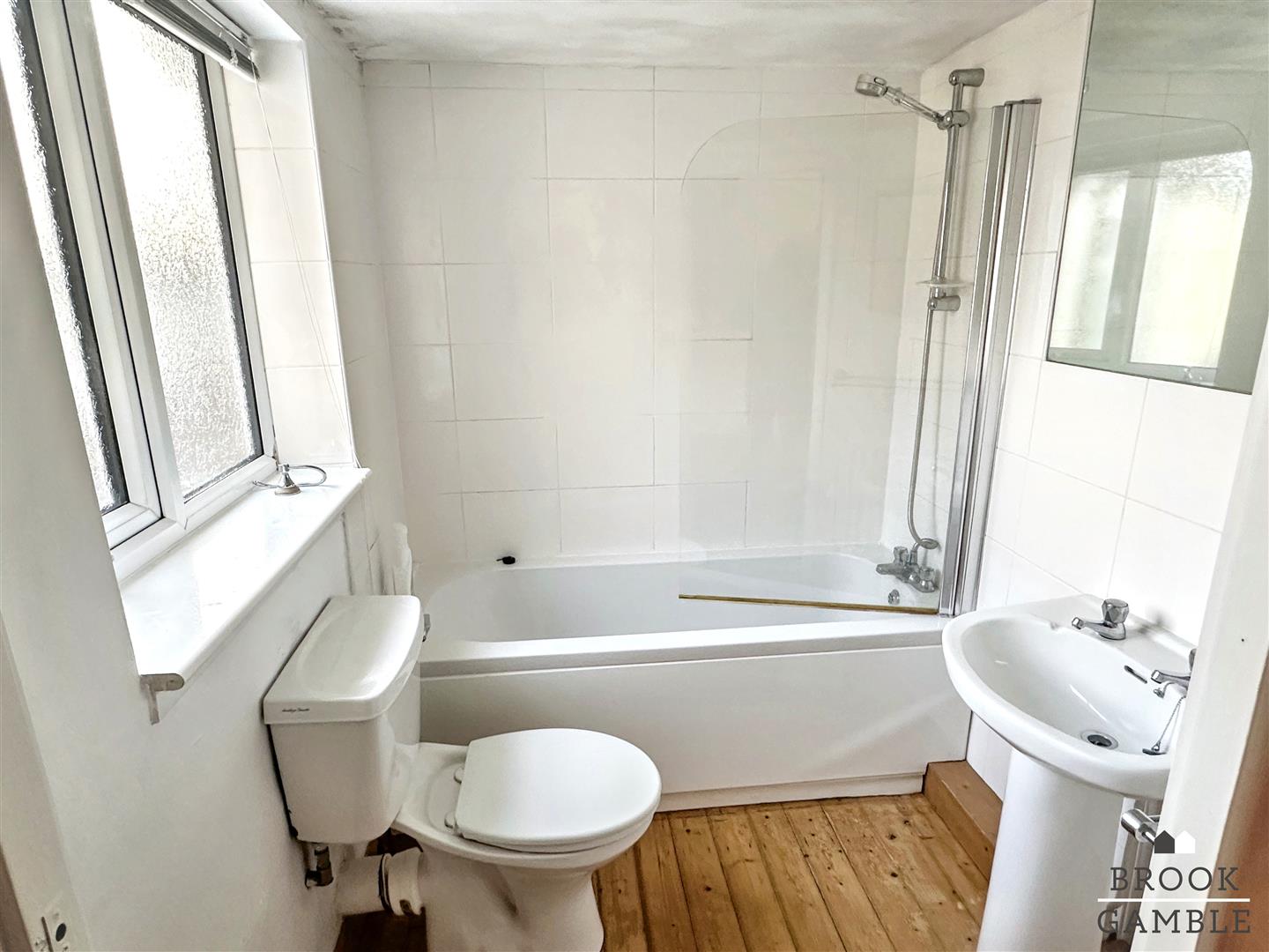 2 Bedroom House - Mid Terrace. Myrtle Road in Eastbourne,  12